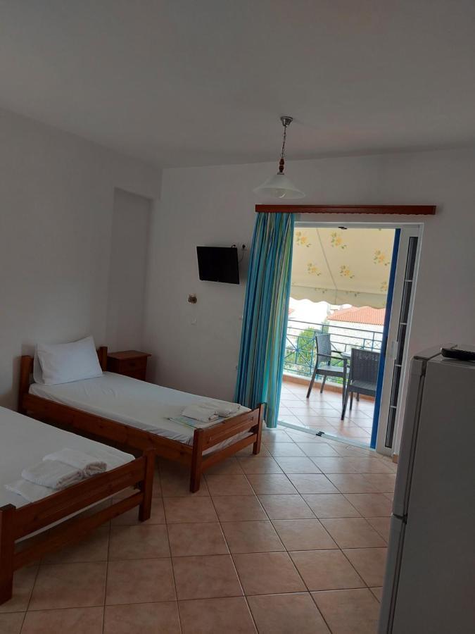 Matina Apartments Tyros Экстерьер фото