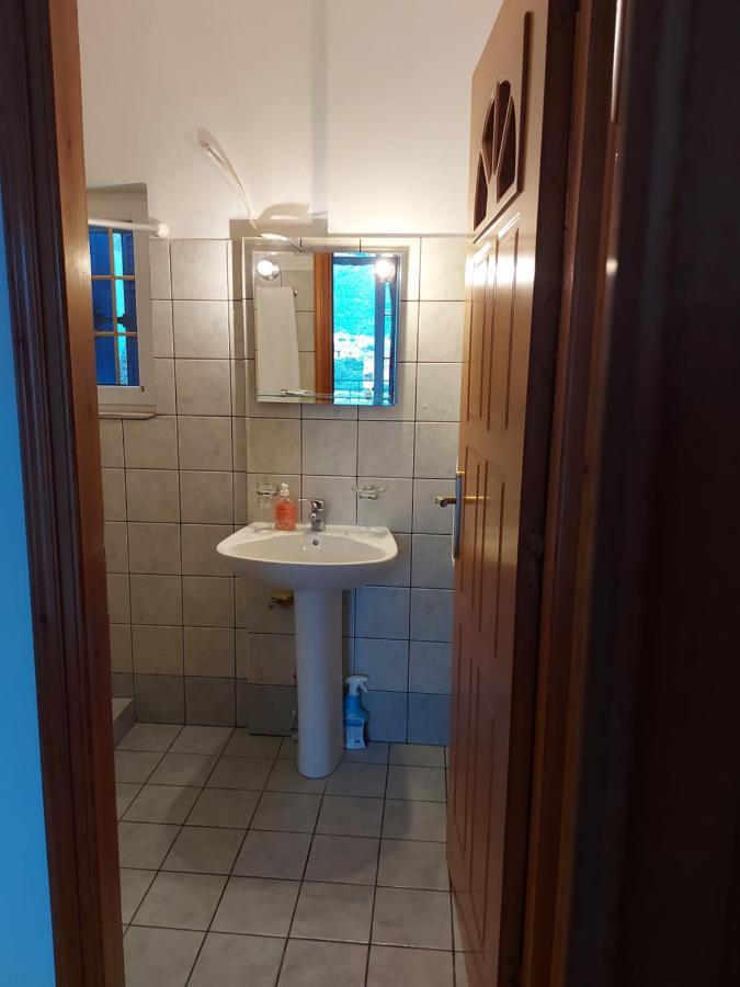 Matina Apartments Tyros Экстерьер фото