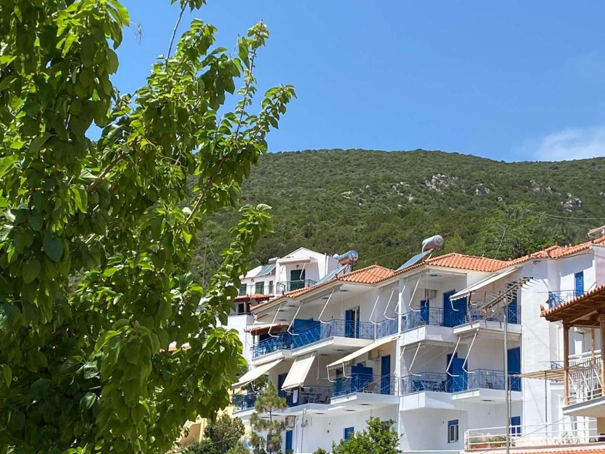 Matina Apartments Tyros Экстерьер фото