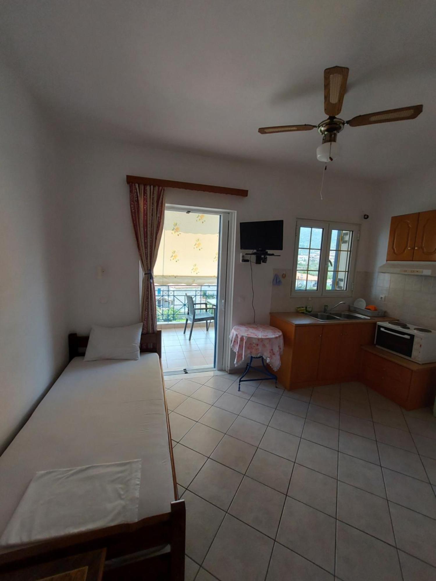 Matina Apartments Tyros Номер фото