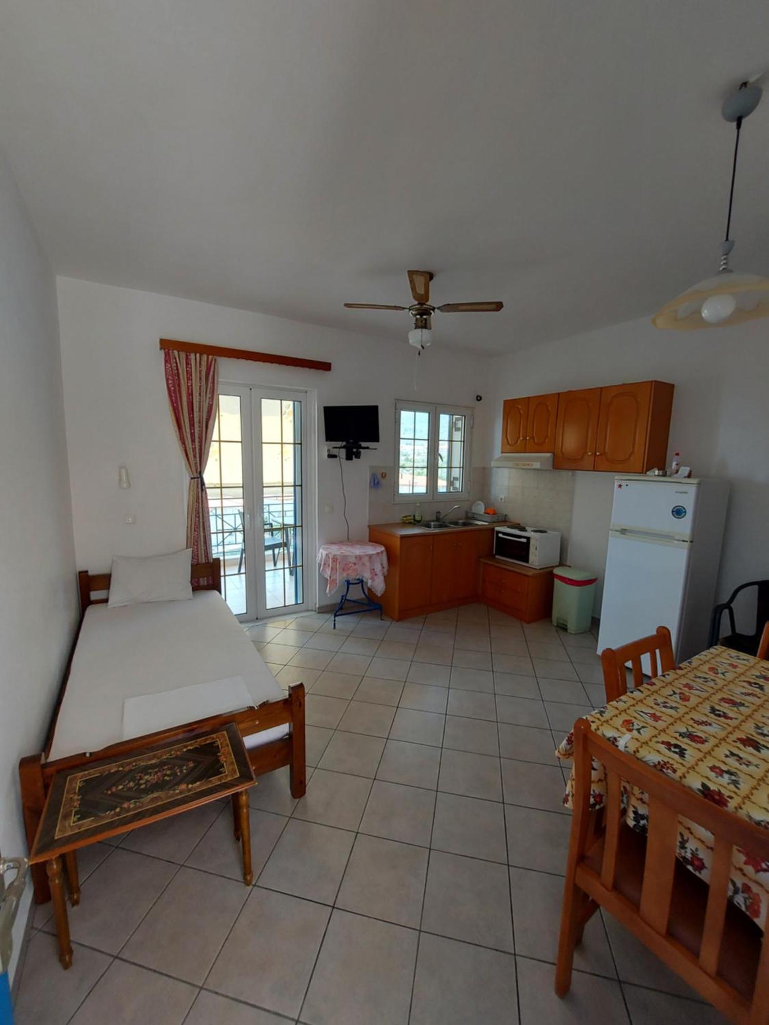 Matina Apartments Tyros Номер фото